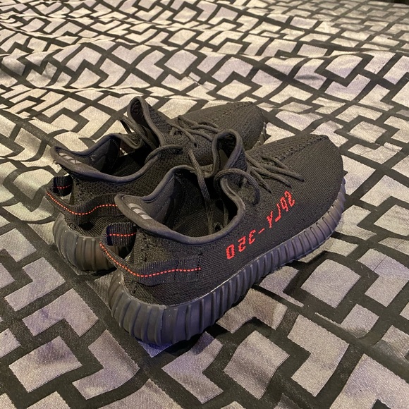 Size 11- adidas Yeezy Boost 350 V2 Bred 2017 - Picture 2 of 4